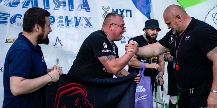 Вперше в Тернополі відбулися інклюзивні змагання зі стронгмену “Звитяга Нескорених” серед військових і ветеранів
