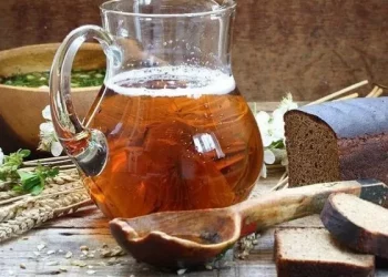 Рецепт автентичного квасу з мʼятою: до сезону