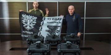 Міська рада Тернополя закупляє та передає на фронт розвідувальні та ударні дрони, військові радіостанції, комп’ютери, військову форму