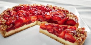 Пиріг з полуницею