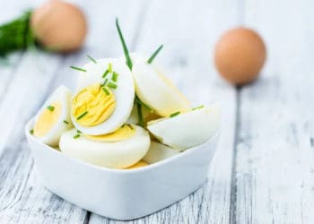 Простий рецепт приготування ідеальних варених яєць