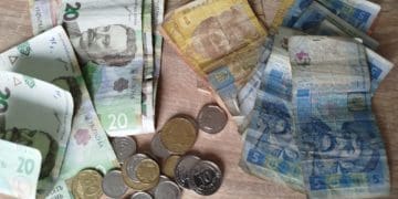 Хлопчик з Тернополя передав гроші від продажу насіння на ЗСУ