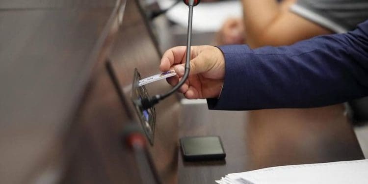 Проголошення року Івана Пулюя, новий депутат та позбавлення мандата Труша: відбулася сесія Тернопільської облради