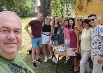 Тернопільському проєкту “Жовтий фартух”, який щонеділі роздає безкоштовні обіди, виповнилося 4 роки