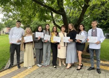 246 студентів Галицького коледжу отримали дипломи про успішне завершення освіти