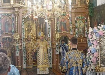 Предстоятель ПЦУ митрополит Епіфаній у неділю очолив святкове богослужіння у храмі в Тернополі