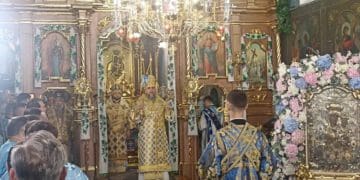 Предстоятель ПЦУ митрополит Епіфаній у неділю очолив святкове богослужіння у храмі в Тернополі