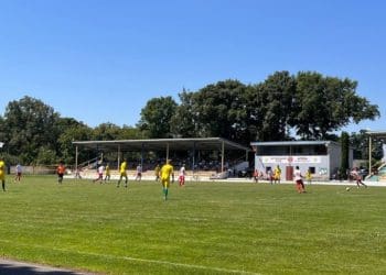 Тернопільська “Нива” перемогла ФК “Агрон” у товариському матчі на стадіоні в Великих Гаях