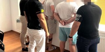 За 14 000 доларів США допомагали ухилянтам на Тернопільщині – обіцяли вплинути на медиків та службовців ТЦК