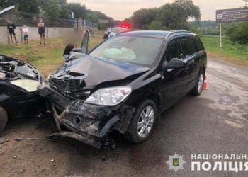 Не розминулися два автомобілі: в автотрощі на Тернопільщині постраждала жінка