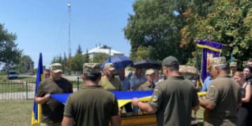 Громада на Тернопільщині попрощалася з воїном, котрий трагічно загинув в аварії