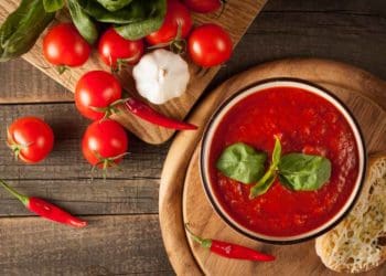 суп з томатами