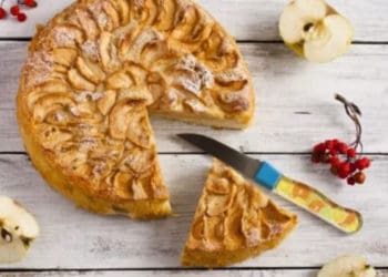 яблучний пиріг на кефірі