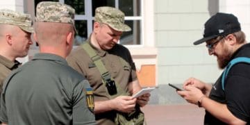 Вручення повістки