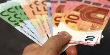 Наскільки відрізняються зарплати в Україні та Польщі