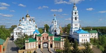 повернути комплекс будівель