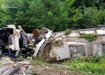 На Тернопільщині перекинувся сідельний тягач з напівпричепом