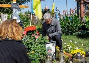 5-й Президент України Петро Порошенко вшанував пам’ять загиблого Героя Олега Барни в Білобожниці