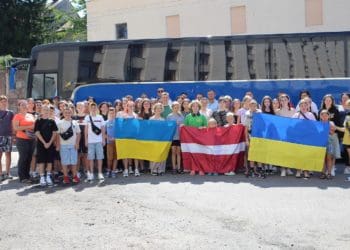 40 дітей військовослужбовців з Тернопільщини вирушили на відпочинок у Латвію