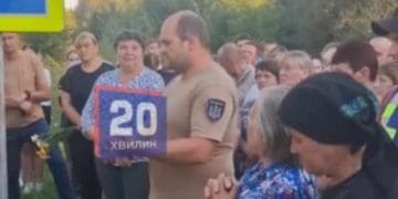 У Доброводах люди мітингували: вимагають забрати військових з села