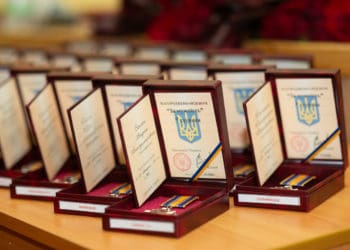 28 військовослужбовців з Тернопільщини посмертно нагороджені орденами і медалями