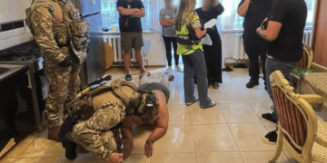 Нацполіція спільно з молдавськими колегами викрила злочинне угруповання – ошукали військових на 46 млн грн