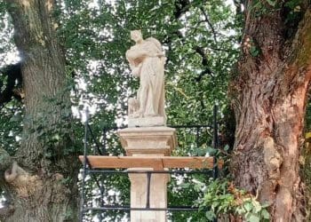 На Тернопільщині відреставрували скульптуру Роха, якій понад двісті років