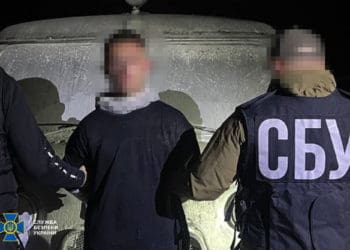 СБУ та Нацполіція затримали на Закарпатті поплічника рф, який підпалив авто ЗСУ та Червоного Хреста