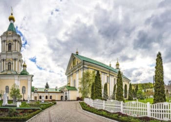 У Кременці під час перевірки на території монастиря раптово померла 42-річна прaцівниця Міністерствa культури