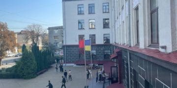 У тернопільській школі замість шкільного дзвінка звучить мелодія “Червоної Рути”