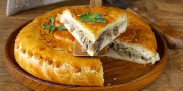 м'ясний пиріг