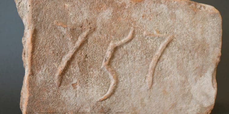 Унікальна виставка старовинної цегли відкрилася у Кременці