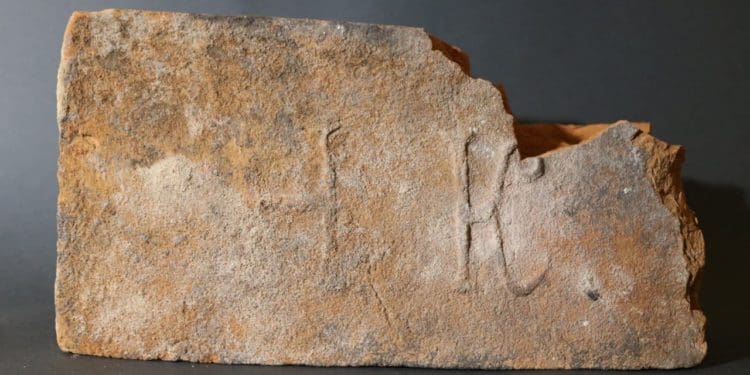 Унікальна виставка старовинної цегли відкрилася у Кременці