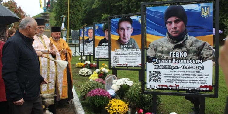 “Щоб ми жили”: на Тернопільщині вшанували загиблих захисників