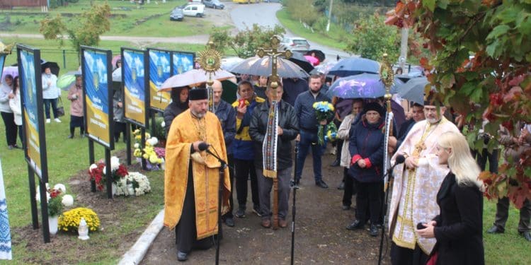 “Щоб ми жили”: на Тернопільщині вшанували загиблих захисників