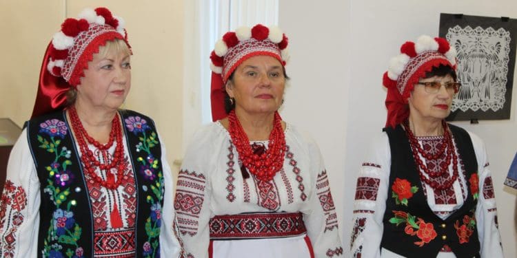 Лемківська спадщина у витинанках: виставка Галини Дудар у Тернопільському музеї