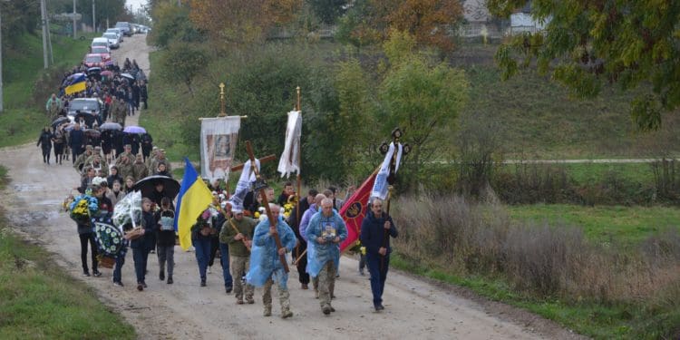 Останній шлях Героя: на Тернопільщині поховали артилериста Василя Зайця (фото)