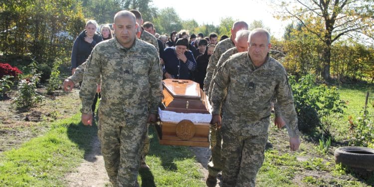 Останній шлях Героя: на Тернопільщині поховали артилериста Василя Зайця (фото)