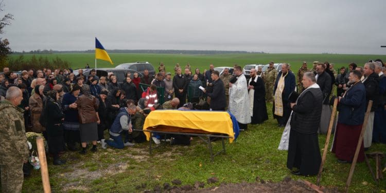Останній шлях Героя: на Тернопільщині поховали артилериста Василя Зайця (фото)