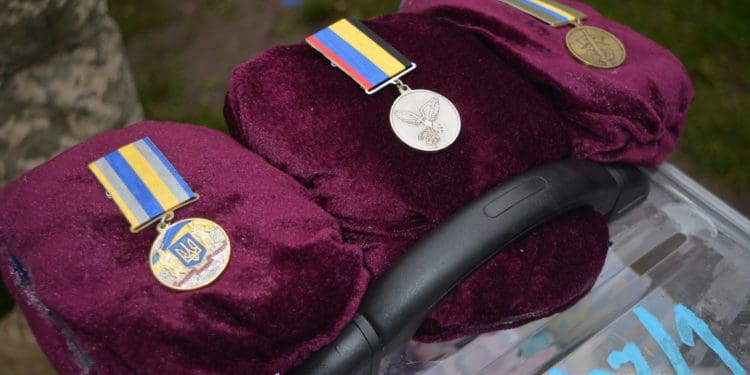Останній шлях Героя: на Тернопільщині поховали артилериста Василя Зайця (фото)