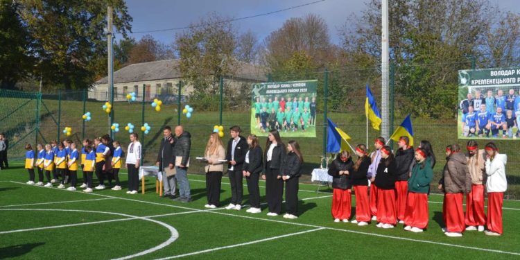 У Борсуківській громаді відкрили сучасний спортивний майданчик