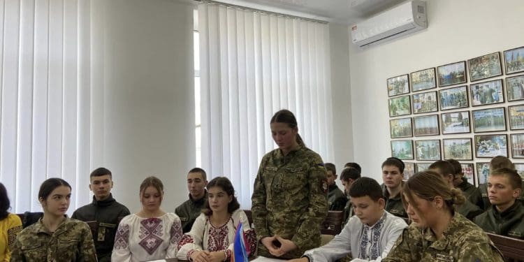 У військовому коледжі Тернополя відбувся патріотичний мовний марафон