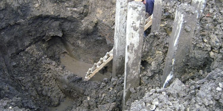 Через незаконні забудови у Тернополі на водоканалізаційних мережах може обвалитися земля