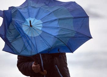 сильні пориви вітру