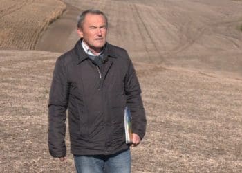 Остап Грицай на земельній ділянці, яку отримав як учасник АТО