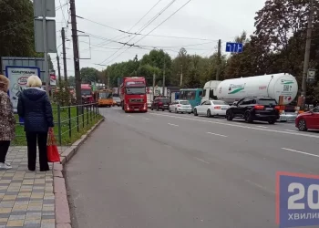 У Тернополі сталися дві ДТП за участю тролейбусів