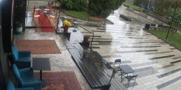 У Тернополі уже втретє молодики в балаклавах поцупили прапор ЛГБТ