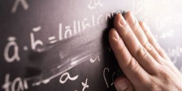 Як онлайн школи математики використовують ігрові методи для мотивації дітей