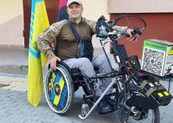 Тернополянин Сергій Цитриков цілий день волонтерить, а ввечері майструє дрони
