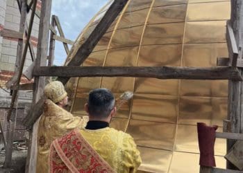 На головному православному храмі Тернополя освятили накупольні хрести